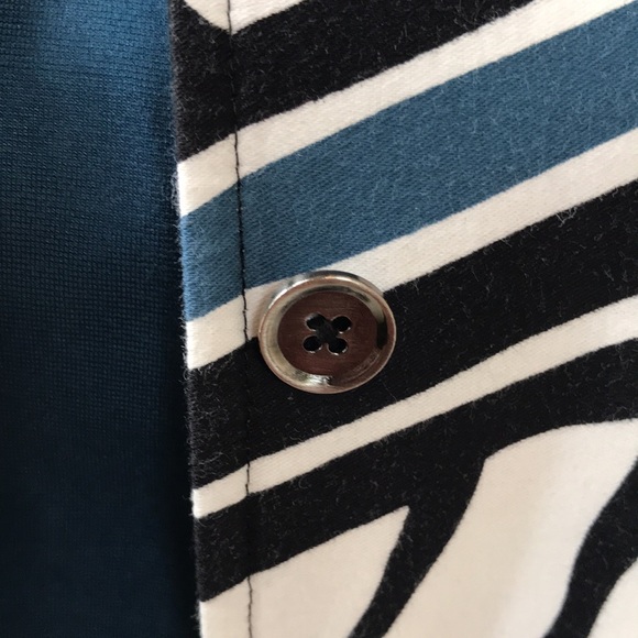 Gorgeous Geometric Shirt Jacket - Picture 4 of 8